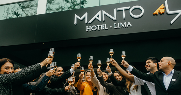 Manto-Hotel-Lima-Brindis.png