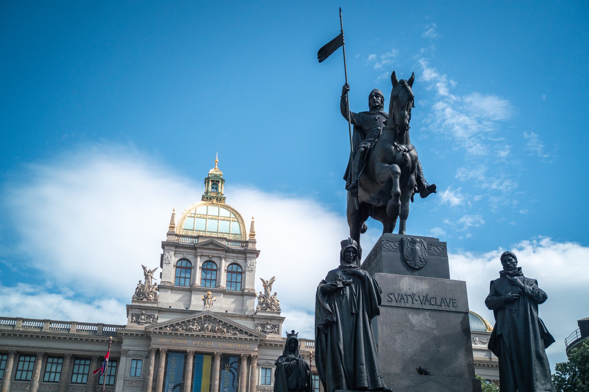museos-gratis-chequia-museo-nacional-praga-plaza-wenceslao.jpg