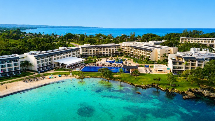 royalton-hotels-resorts-jamaica-cinco-resorts-abiertos-playa-caribe.jpg