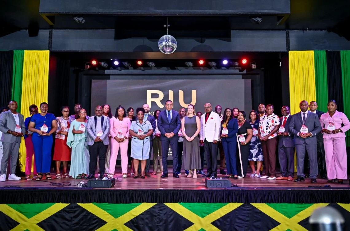 Asi-celebro-RIU-25-anos-de-trayectoria-en-Jamaica.png