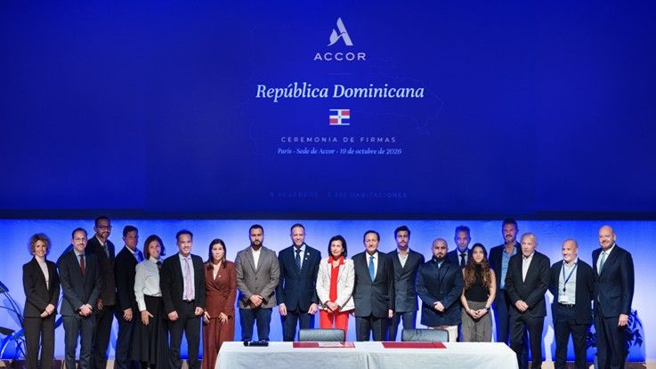accor-republica-dominicana-ceremonia-firmas-paris.jpg