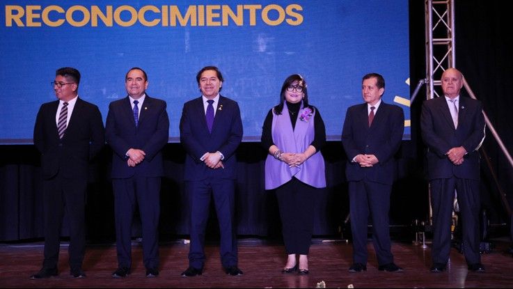 ahora-arequipa-premios-ciudad-blanca-ceremonia-reconocimientos.jpg