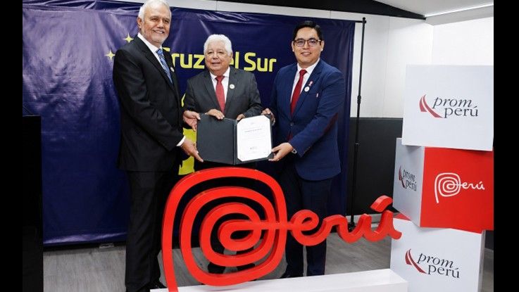 cruz-del-sur-se-une-a-la-marca-peru.jpg
