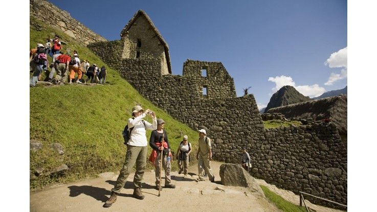 turistas-en-machu-picchu.jpg